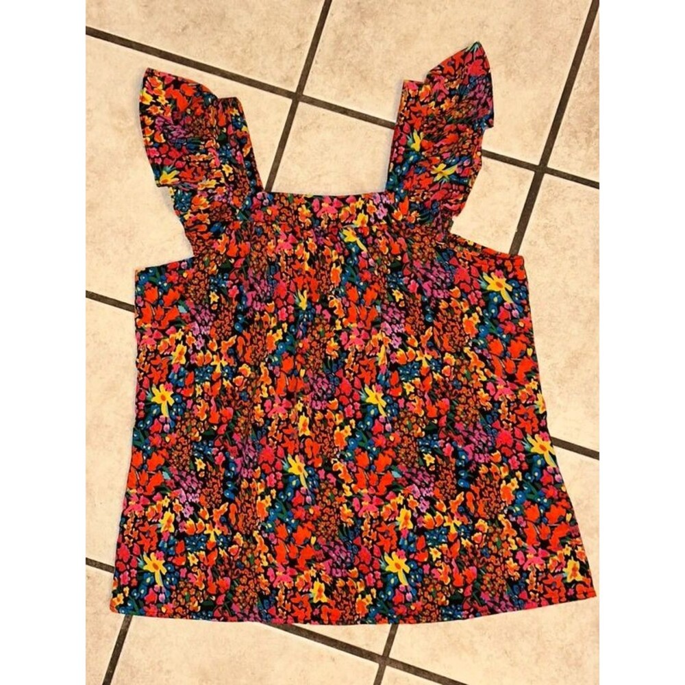 Women’s Floral Top Size Large